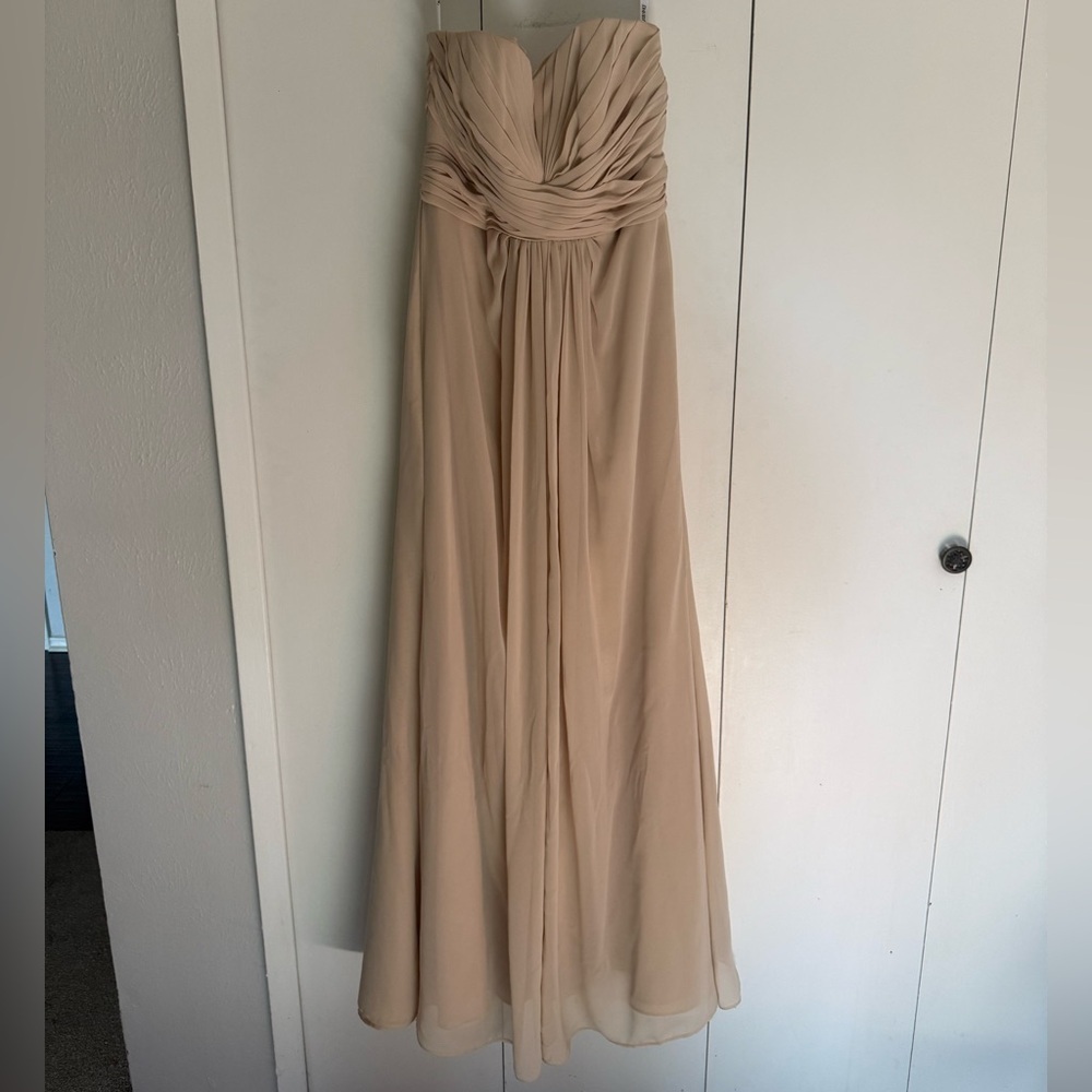 David’s Bridal Strapless Chiffon w/ pleats bridesmaids dress size 4 - Picture 3 of 7